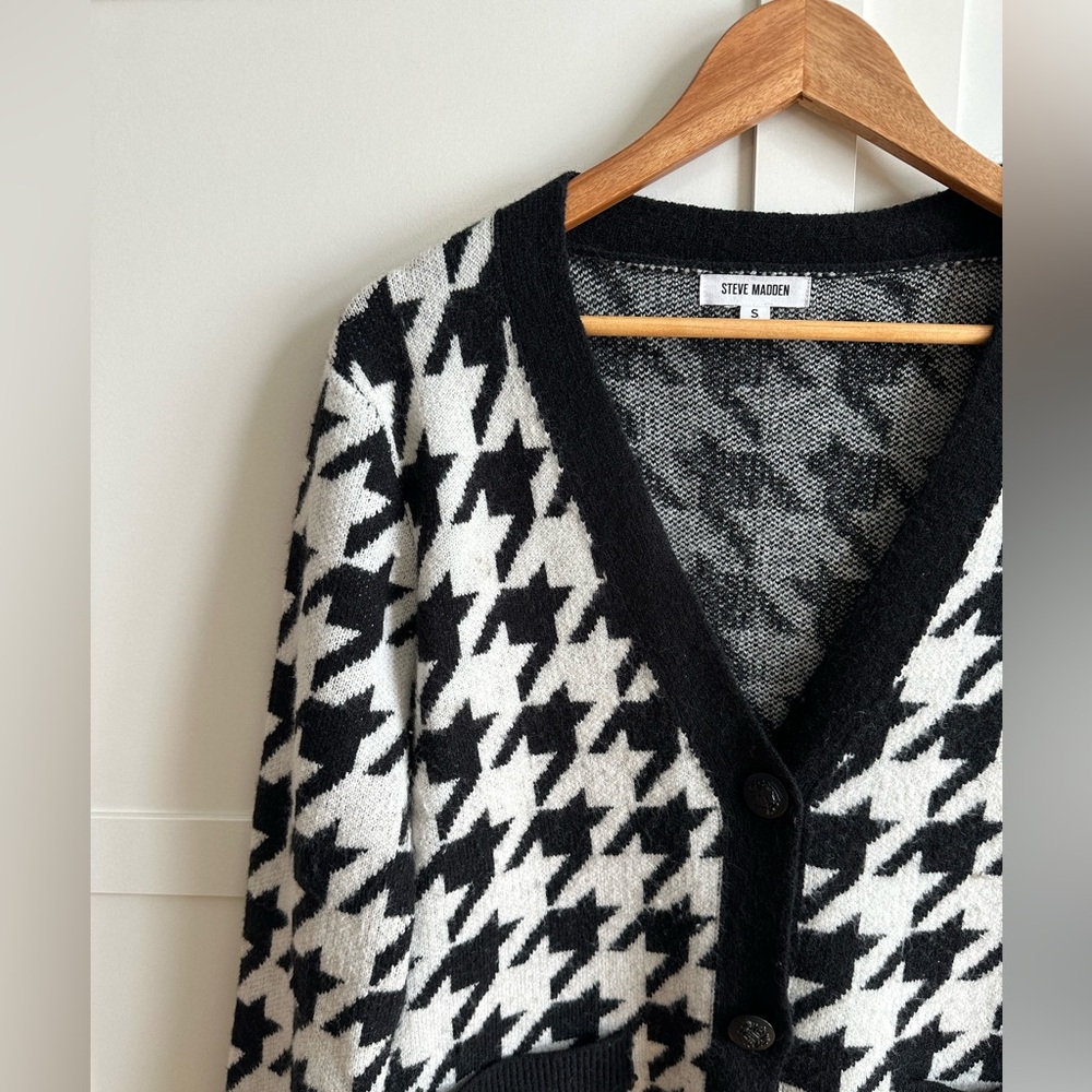 Steve Madden - Cardigan - Small - 52% Acrylic, 28% Nylon & 20% Polyester - Picture 2 of 5